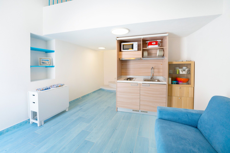 Living area 2, La Dèpendance - Gioia Apartments, Napoli