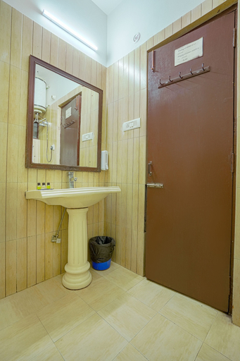 Bathroom 4, Pax Ark Dalhousie, Chamba