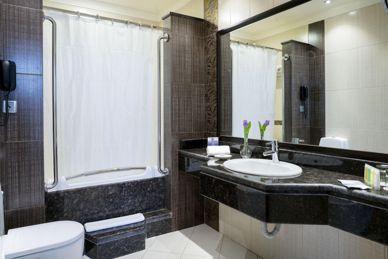 Bathroom 5, Ayass Hotel, Salt