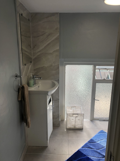 Bathroom 3, Eden Quay Lodge, Dublin