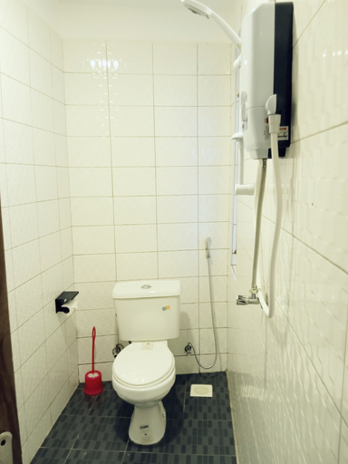 Bathroom 3, Ashleys Hotel, Jinja