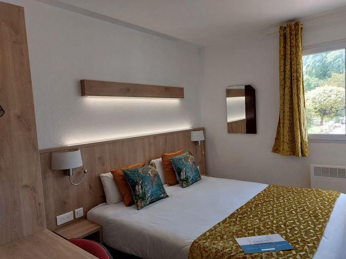 Bedroom 3, Contact Hotel Utah Beach Carentan, Manche