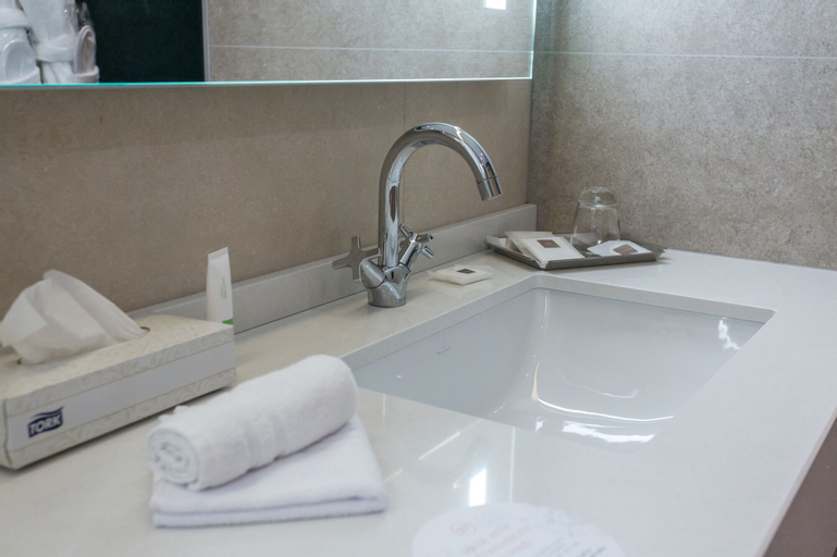 Bedroom 5, Swissotel Sarajevo, Sarajevo