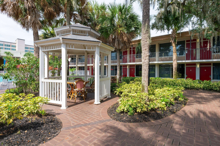 Exterior & Views 3, Ramada by Wyndham Kissimmee Gateway, Osceola