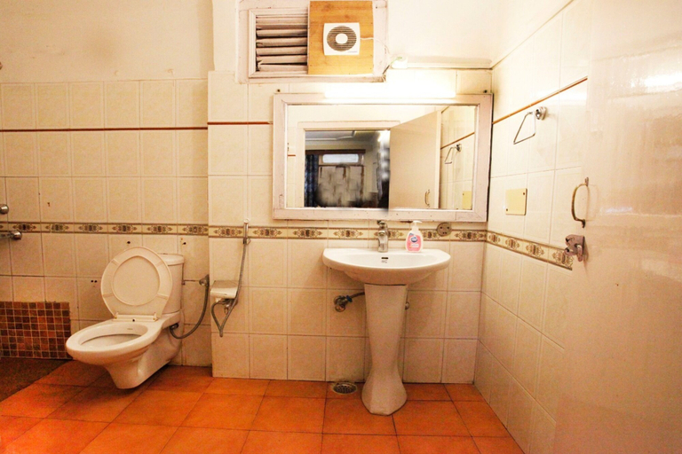 Bathroom 3, Corbett Aroma Park By Royal Collection, Nainital