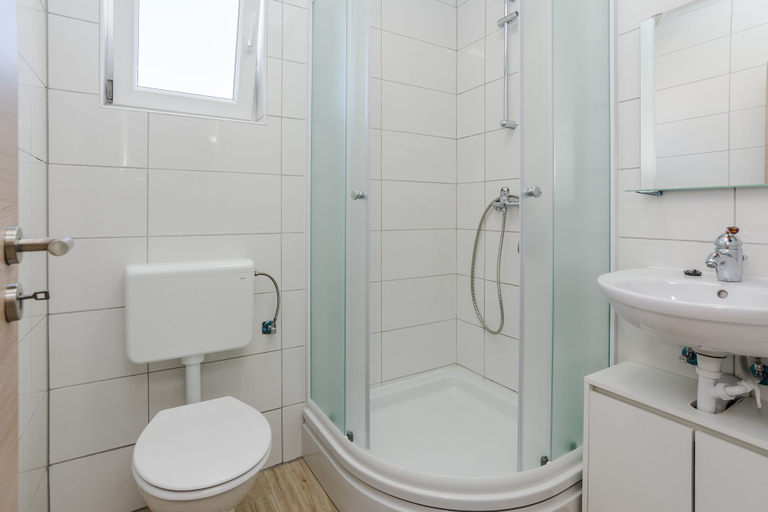 Bathroom 3, Apartments Budimir, Vir
