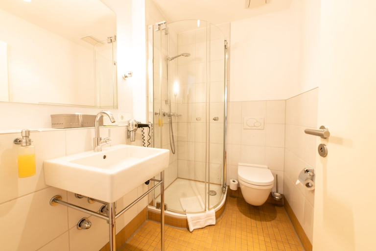 Bathroom 5, Cph Parkhotel Wolfsburg, Wolfsburg