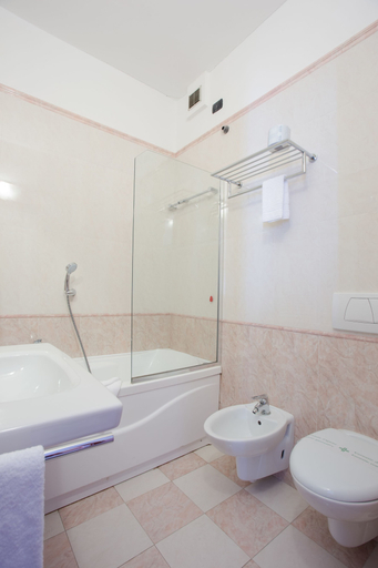 Bathroom 4, Vald Hotel, Torino