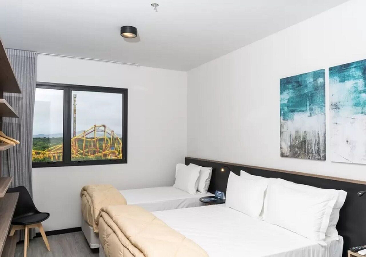 Bedroom 2, Apartamento Familia By Hotel Solar Pedra da Ilha, Penha