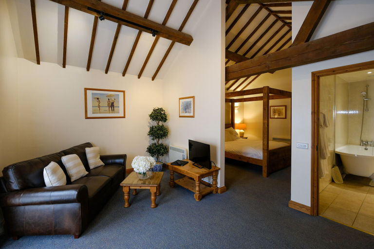 Others 4, Church Farm Lodge, Northamptonshire