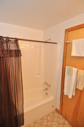 Bathroom 3, Cozy and Quaint, Morgan