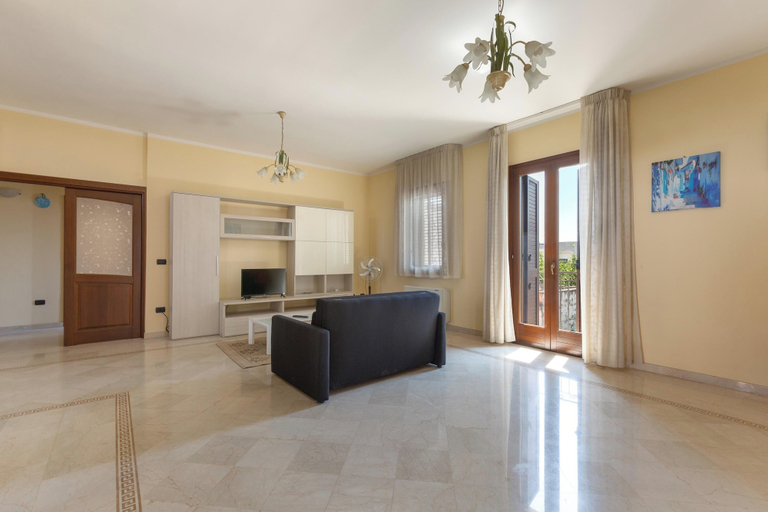 Living area 4, 3546 Casa di Via Piave by Barbarhouse, Lecce