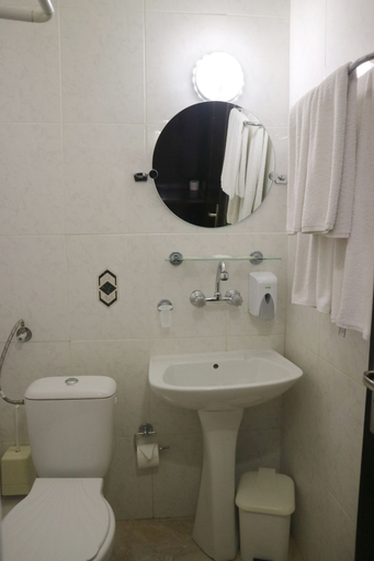 Bathroom 4, Park Hotel Bellevue, Varna