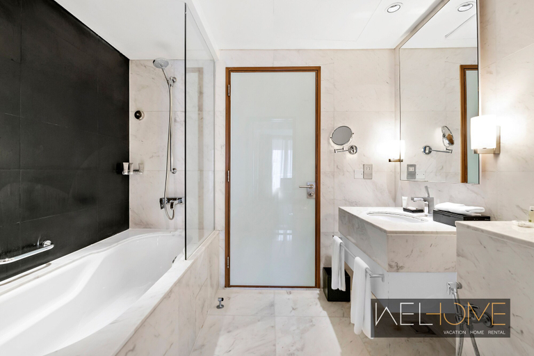 Bathroom 4, WelHome - Breathtaking Apt with Partial View of Burj Khalifa, Dubai