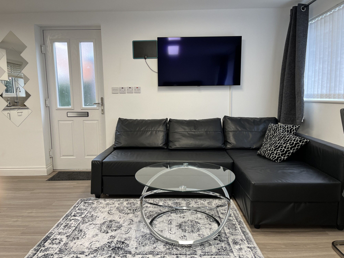 Others 5, Studio Appt - Sleeps 2 - Free Parking - 5min-metro, Manchester