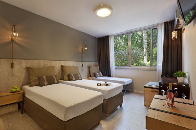 Bedroom 3, Beit Maimon