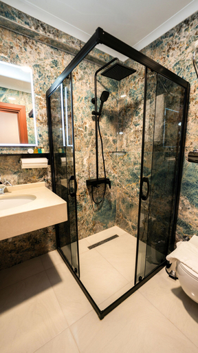 Bathroom 5, Istanbul Midpoint Hotel, Fatih