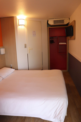 Bedroom 15