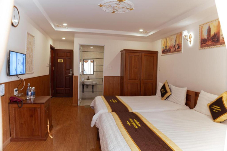 Bedroom 4, Window 1 Hotel, Kon Tum