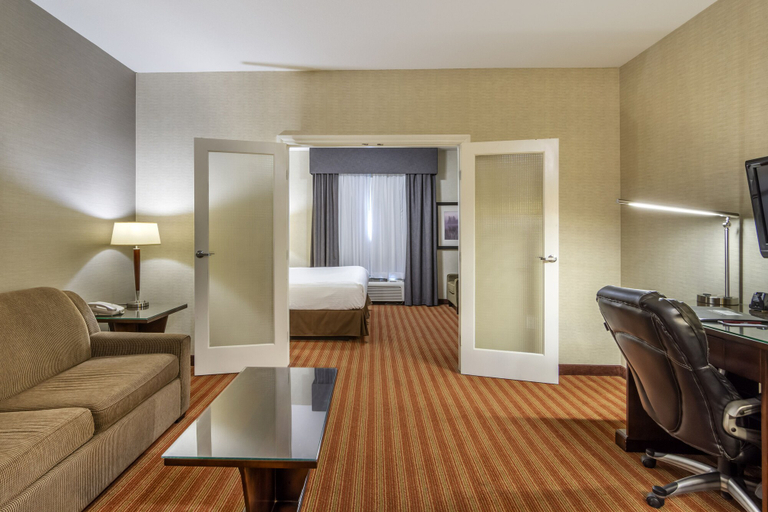 Bedroom 3, Devonian Hotel & Suites, Division No. 18