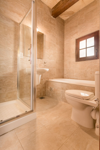 Bathroom, TA Filomena
