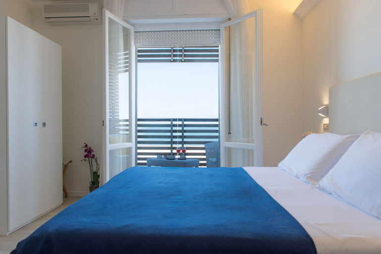Bedroom 4, Kiss Beachfront Hotel & Restaurant, Ravenna