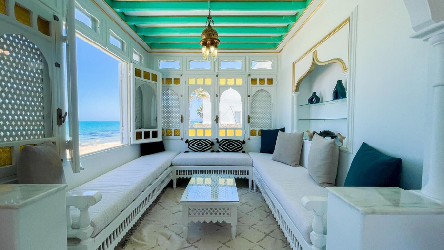 Room 5, The Sea House Beach Front Villa With Pool, La Marsa
