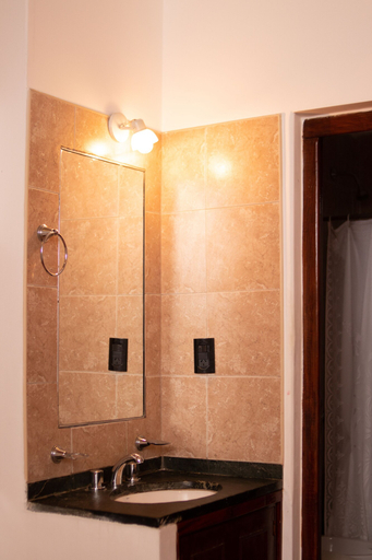 Bathroom 3, Donna Alda Casa, Capital