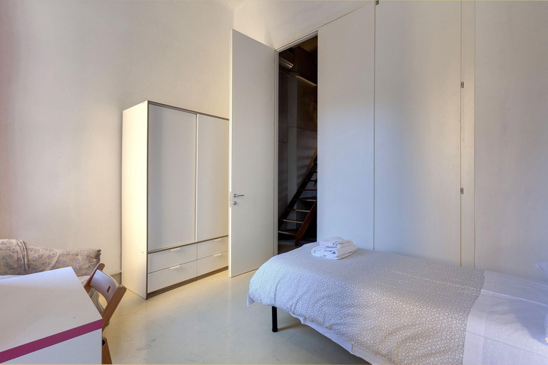 Room 2, Pitti 24 in Firenze, Florence