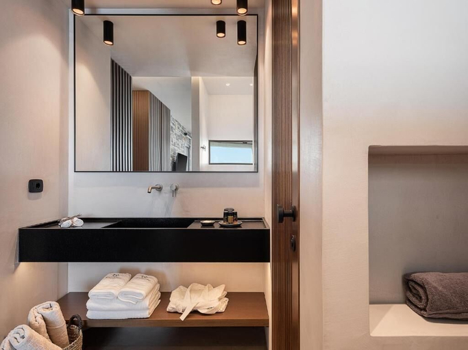 Bathroom 4, Seannamon suites, Crete
