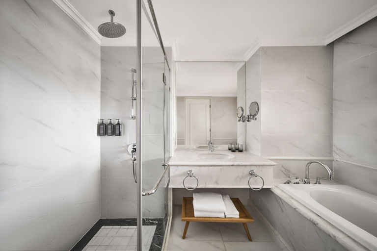 Bathroom 5, Sheraton Phu Quoc Long Beach Resort, Phú Quốc
