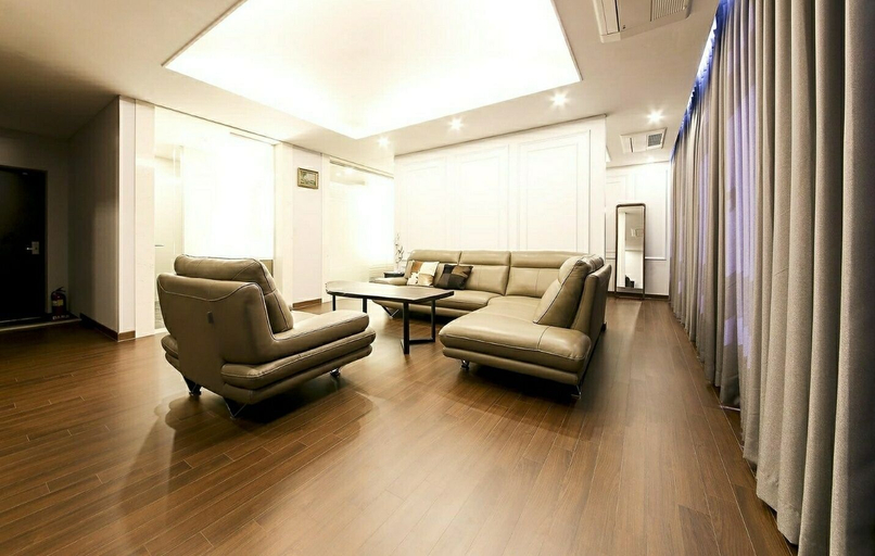 Others 5, Time Square Hotel, Yangsan
