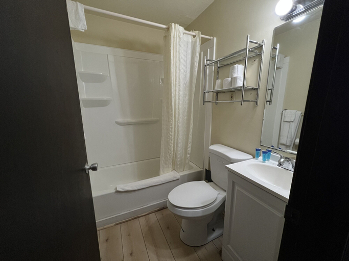 Bedroom 5, SHIPS INN Hotel, Rockingham