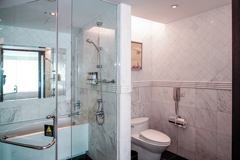 Bathroom 5, Pullman Shanghai Central, Shanghai