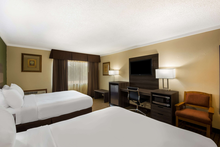 Bedroom 2, Best Western Prairie Inn & Conference Center, Knox