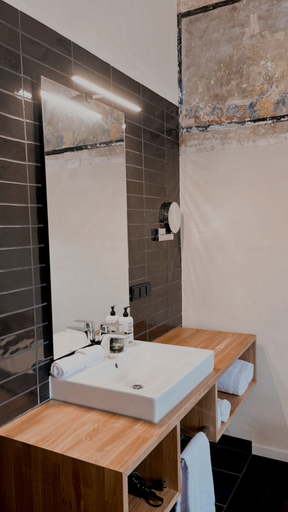 Bathroom 5, Hofgut Schmitte, Gießen