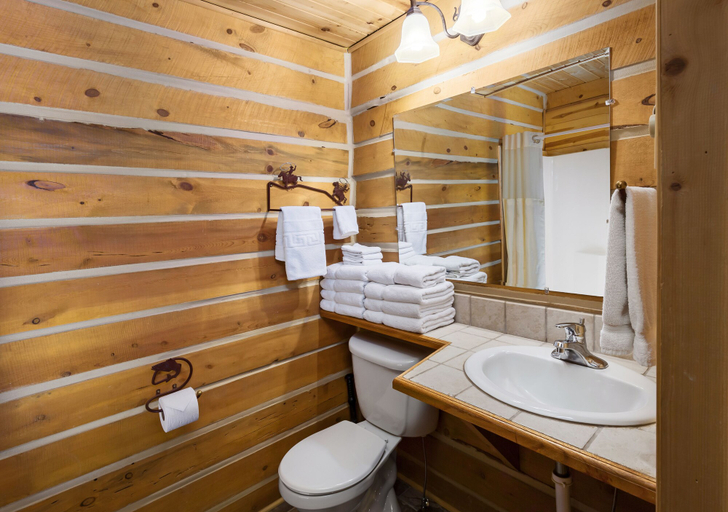 Bathroom 4, Rock Crest Lodge And Cabins, Custer