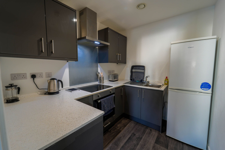Others 4, Captivating 1-bed Apartment, Merthyr Tydfil -, Merthyr Tydfil
