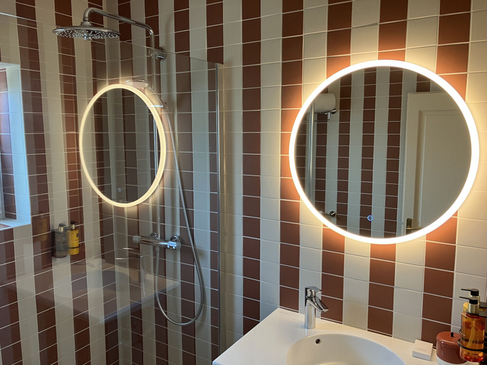 Bathroom 3, Relais Manderen, Moselle