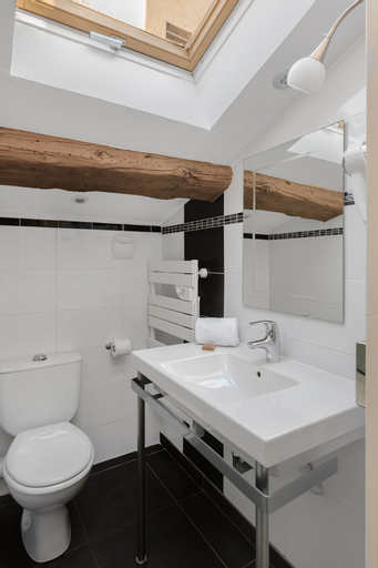 Bathroom 4