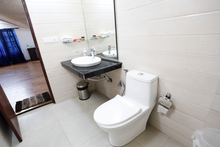 Bathroom 5, Manu Maharani Regency, Nainital