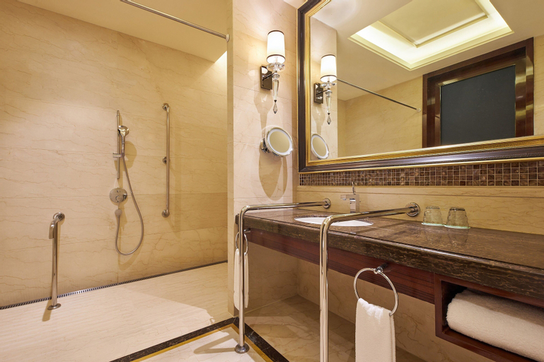 Bathroom 15