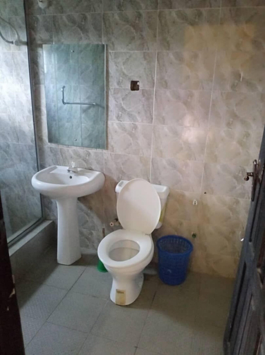 Bathroom 4, SANTRICK Hotel, Kosofe