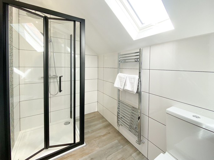 Bathroom 3, Waterloo House, Nottingham