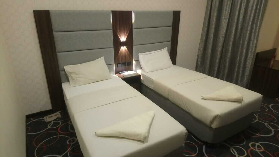 Bedroom 5, MELODY QUEEN HOTEL BY AURA, Dubai