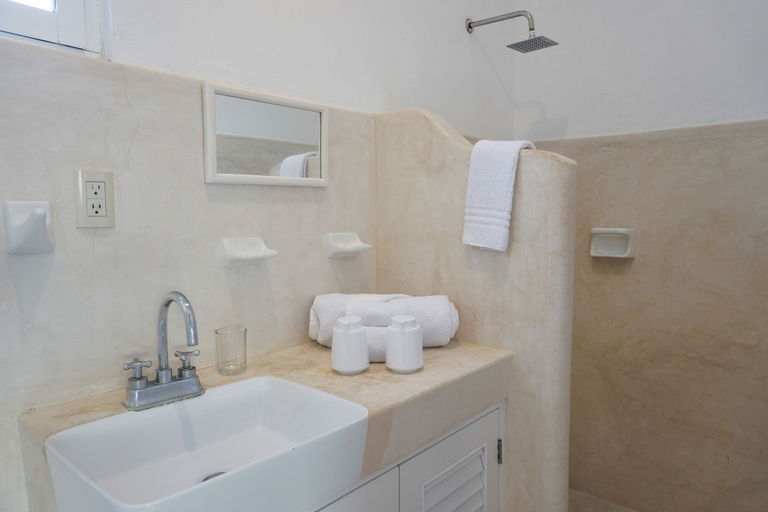 Bathroom 3, Full Equipped Standar Apartments, Cozumel