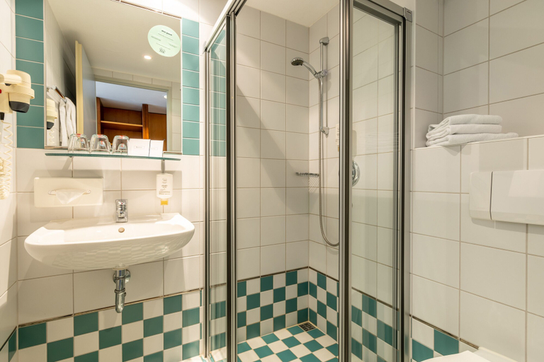 Bathroom 5, Raststättenhotel Dresdner Tor Süd, Sächsische Schweiz-Osterzgebirge