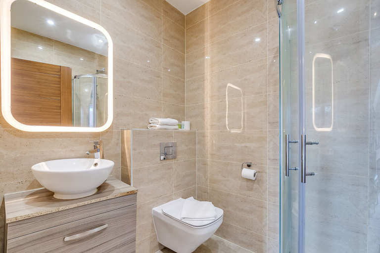 Bathroom 4, London Star Hotel, London