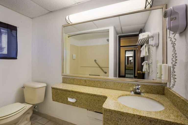 Bathroom 4, Quality Inn & Suites Millville, Cumberland