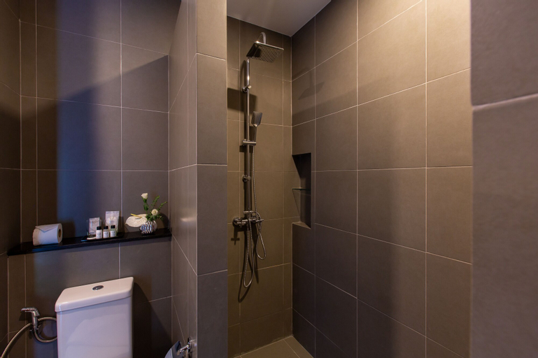 Bathroom 15